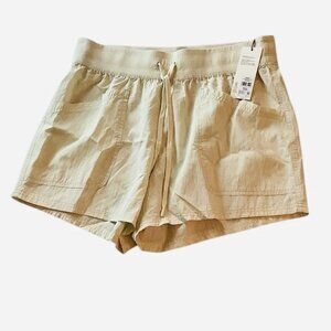 NWT Calia Women’s Mid Rise Pintuck 4” Short Sage Dune Size Large